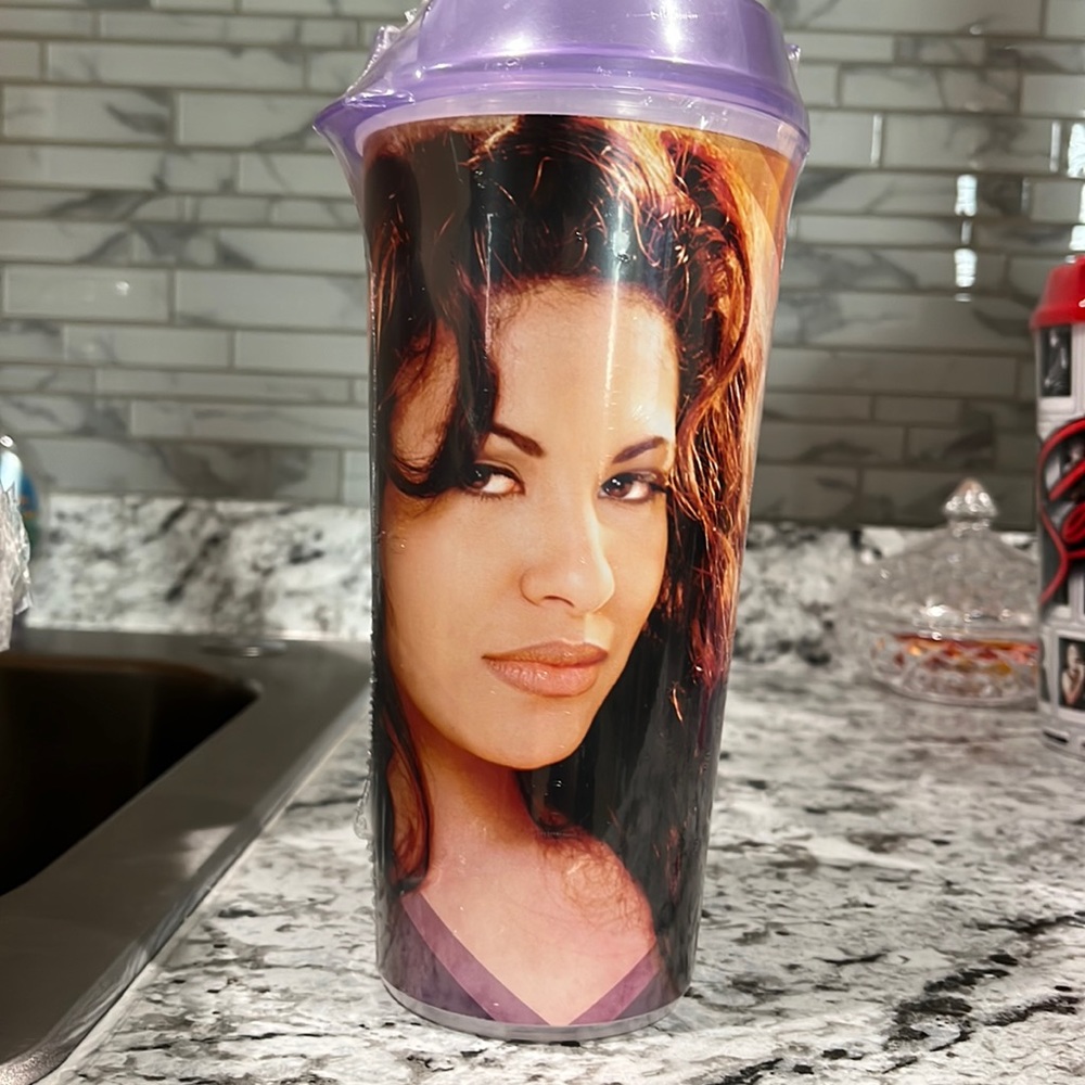 Brand new Selena Cup